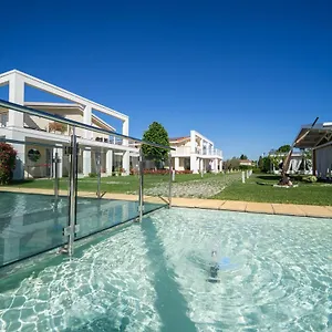 3* לינה וארוחת בוקר Iconic Wellness &